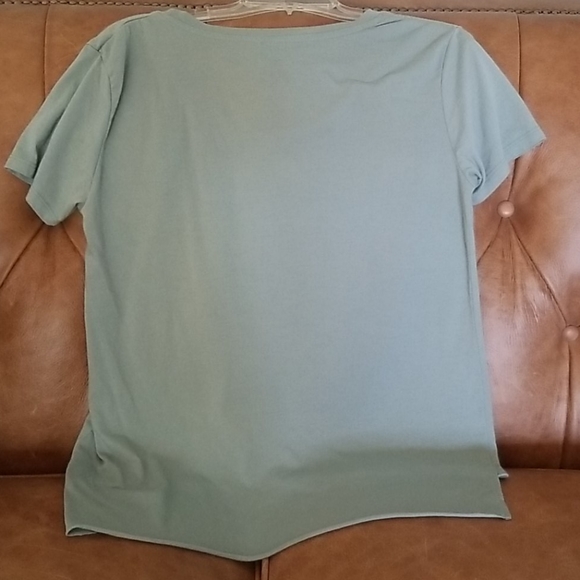 EUC- Star Wars The Mandalorian The Child T-shirt - Picture 2 of 3